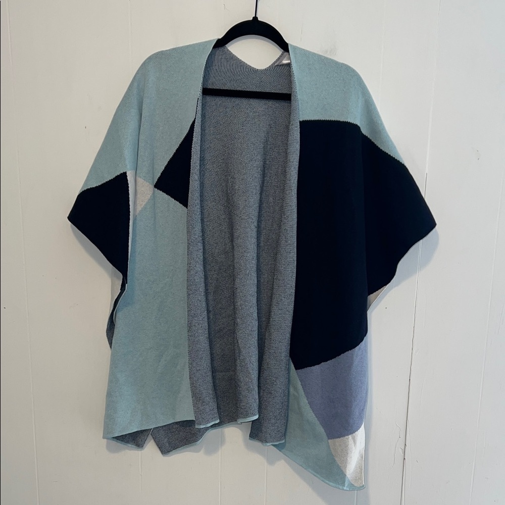 Chico's Elegant Blue and Gray Poncho Wrap L29